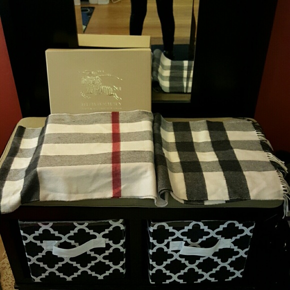 Auth burberry cashmere mega check scarf