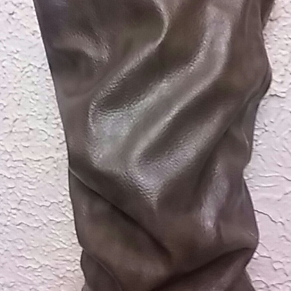 Knee high boots - Picture 3 of 4