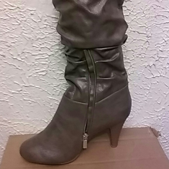 Knee high boots - Picture 4 of 4