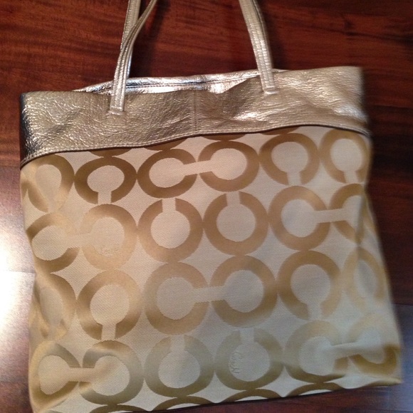 Coach Handbag... Soft beige and gold. - Picture 2 of 4