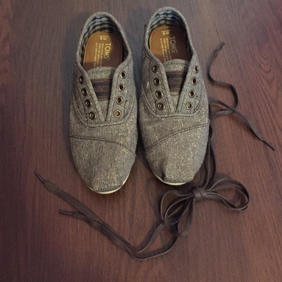 TOMS - Brown lace up