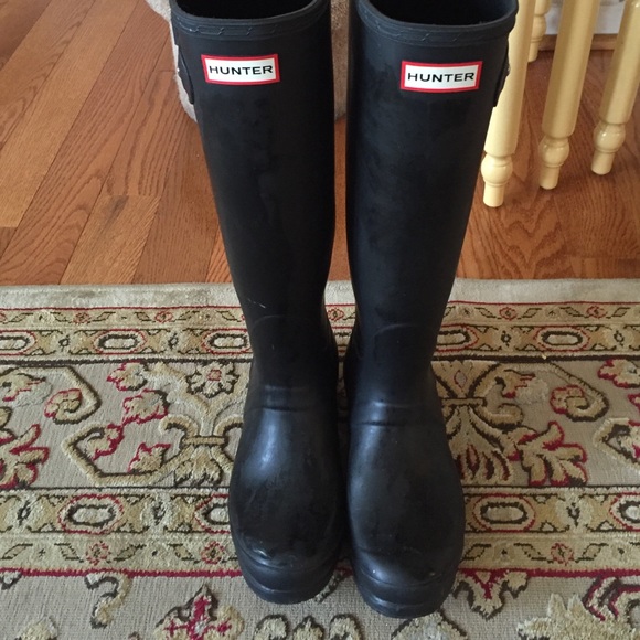 Black Hunter rain boots, size 8