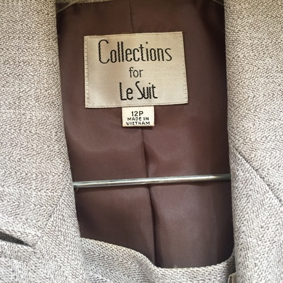 Suit - Picture 2 of 4