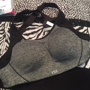Victoria Secreg Sports Bra