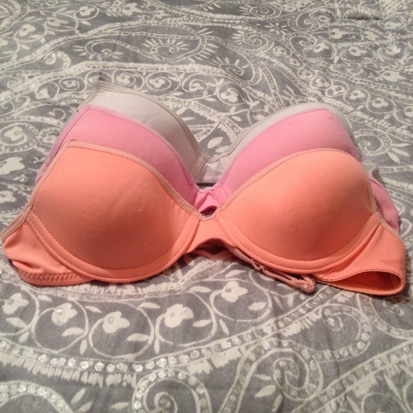 Like New, Barely Worn Set of 3 Bras • 34A