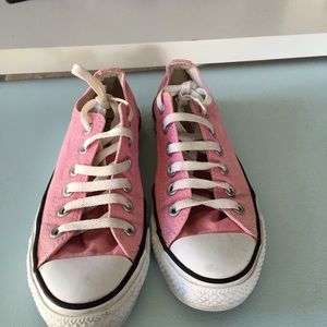 Pink converse size 7.5