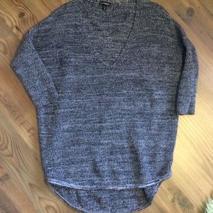 Express 3/4 sleeve vneck sweater XS