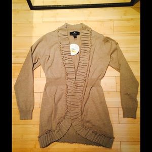 NWT. Madison Michelle - Camel color sweater.