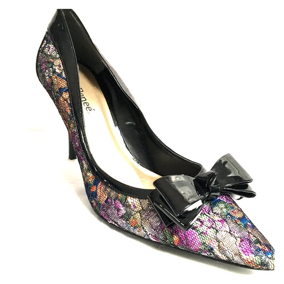 J. RENEE floral lace heels.BRAND NEW. NEVER WORN