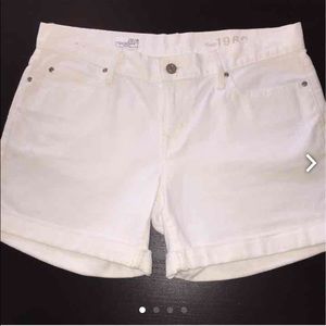 🎯SOLD🎯NWOT white Gap boyfriend shorts Size 8