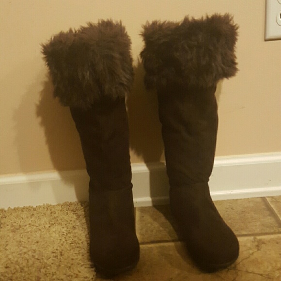 Nwot dark brown suede boots 2 n 1 styles