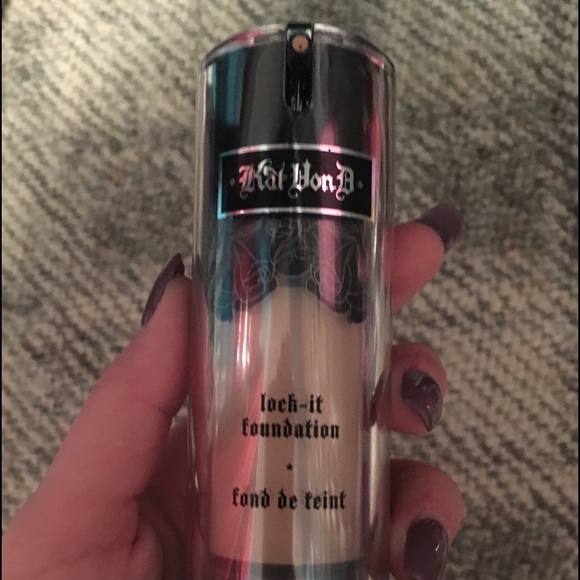 Kat Von d lock it foundation