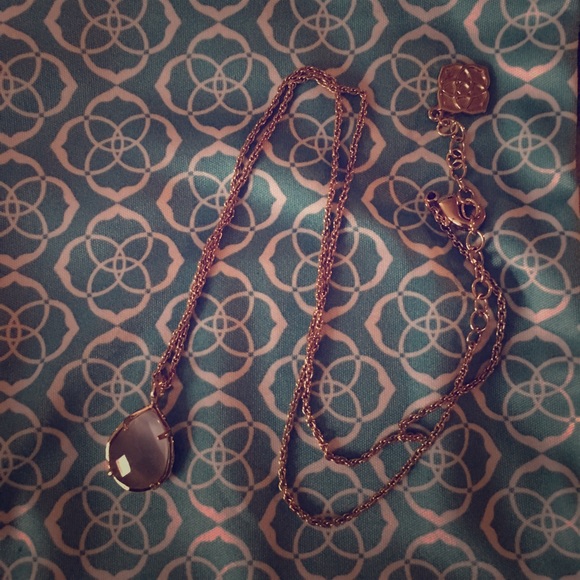 Kendra Scott pendant necklace