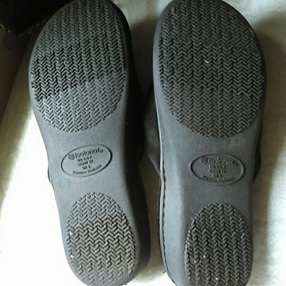 Slippers - Picture 2 of 3