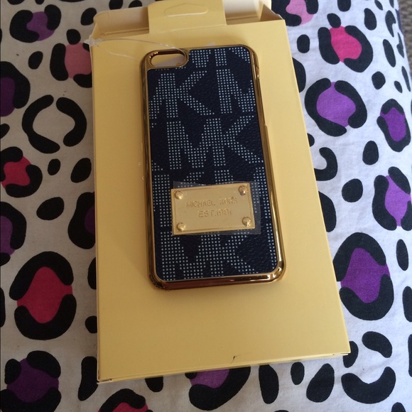 ⚡️Flash Sale ⚡️Brand new iPhone 5 &5s cover