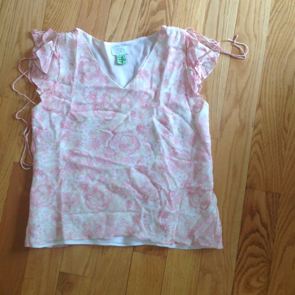 ⬇️Like New Ann Taylor LOFT Silk Top