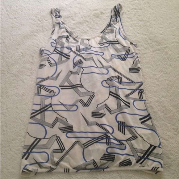 Summery top ! - Picture 1 of 3