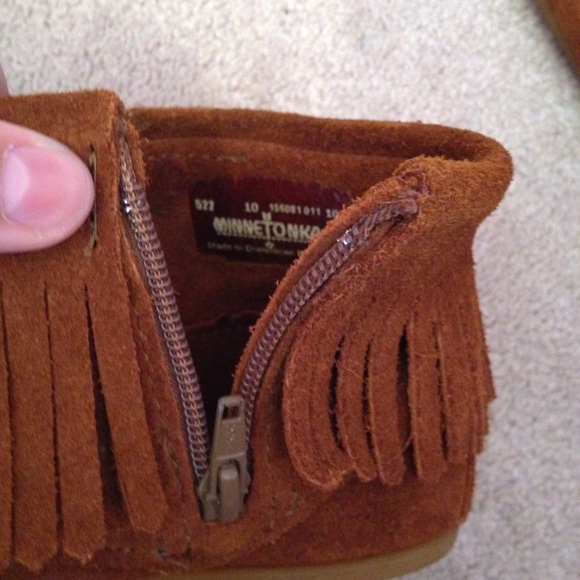 🌊SALE Minnetonka Booties with Feather detail:) - Picture 4 of 4