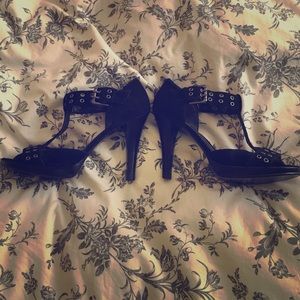 Black Nine West studded heels