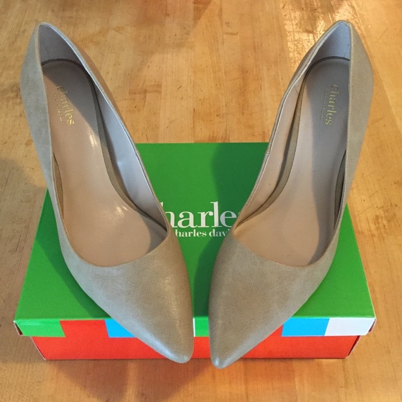Tan Leather Charles David Pumps Size 11