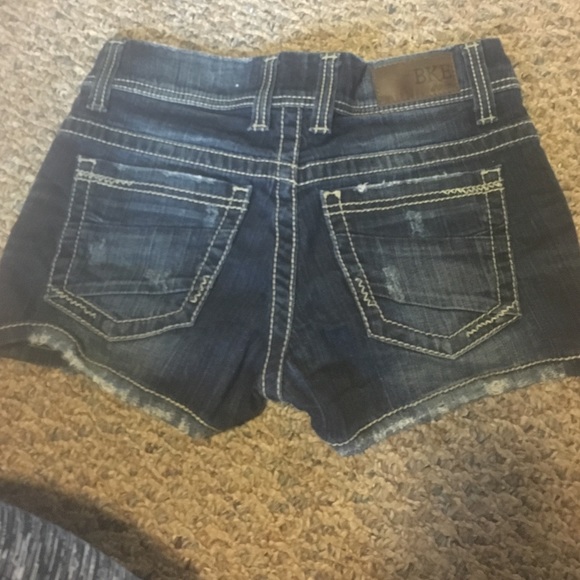 Buckle shorts - Picture 2 of 3