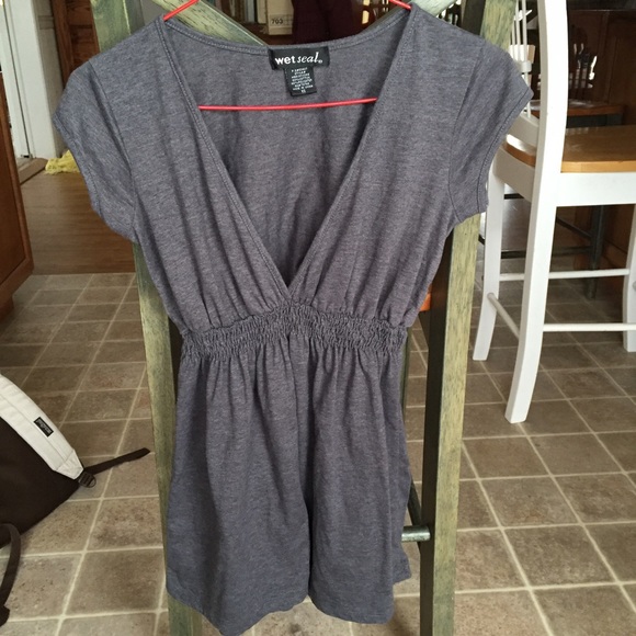Grey top!
