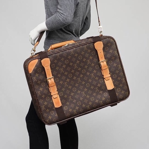 With Louis Vuitton Satellite 53
