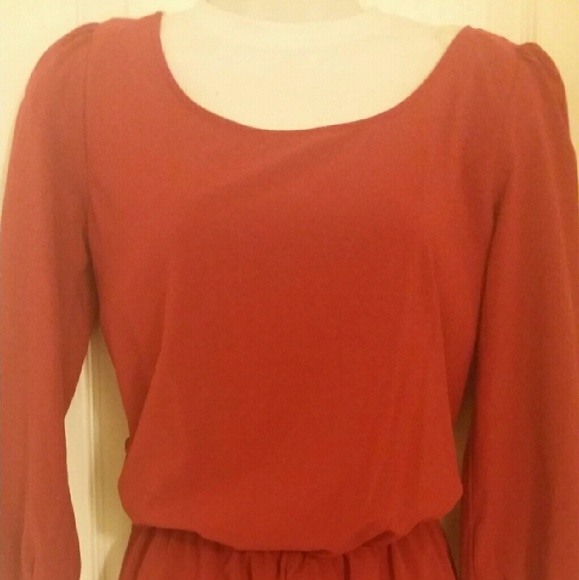 💙💙Deep Red Romper - Picture 2 of 3