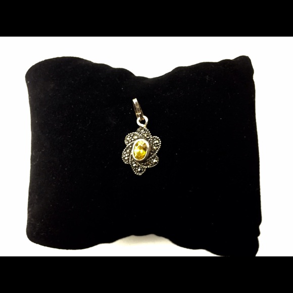 Flower pendant