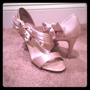 LuLu Townsend opened toed heels