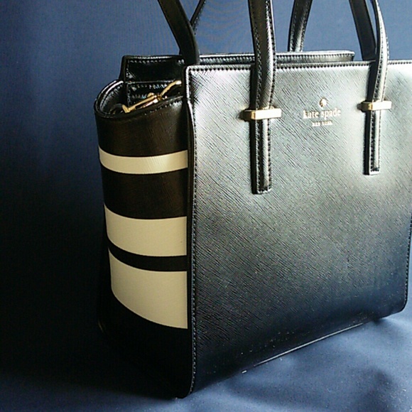 🚫🚫SOLD 🚫🚫Kate Spade small Hayden tote - Picture 2 of 4