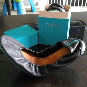 Matte Black Tieks