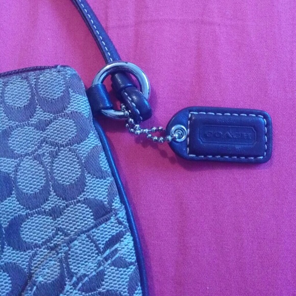 Coach brown wristlet - Picture 3 of 3