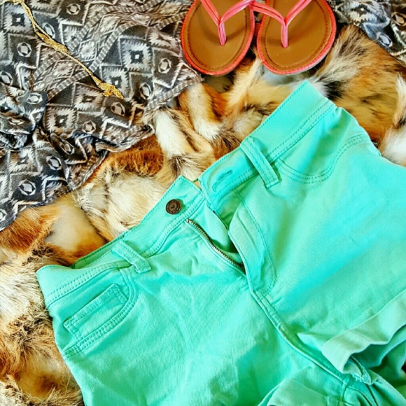 High waisted mint Hollister shorts