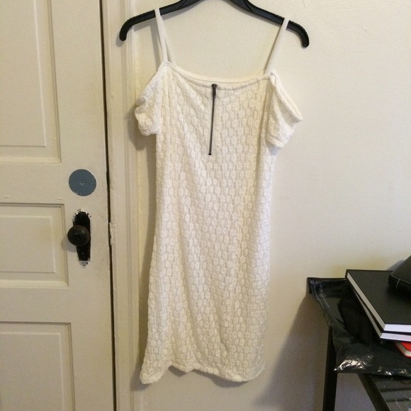 Floral lace off the shoulder bodycon midi dress