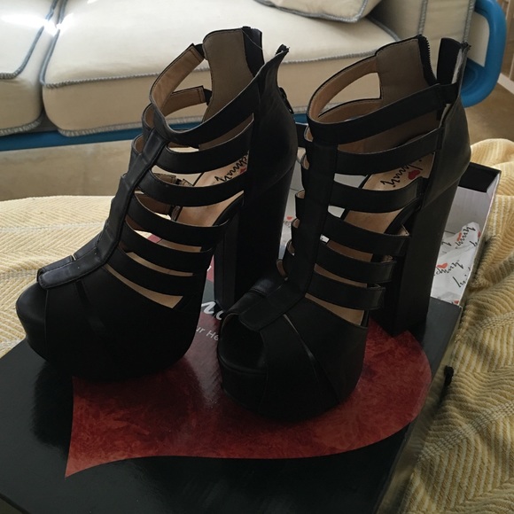 Luichiny Shoes - Luichini chunky heels.