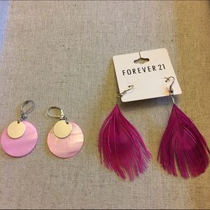 Lot of 2 pairs of pink earrings Lot of 2 pairs of pink earrings