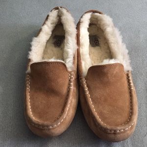 Moccasins / Slippers