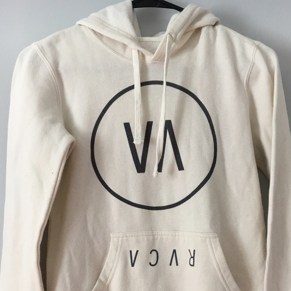 Sweatshirt.
