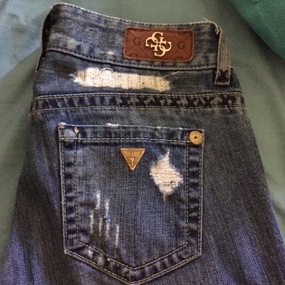 Distressed Guess jeans size 24 great condition