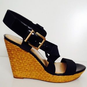 Jessica Simpson Wedge heels! Rock any outfit✌️