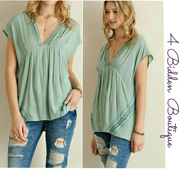 NEW CHIC SAGE TOP❗️CLOSET CLOSING ❗️ - Picture 4 of 4