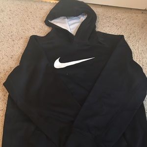 Nike young boys XL sweater