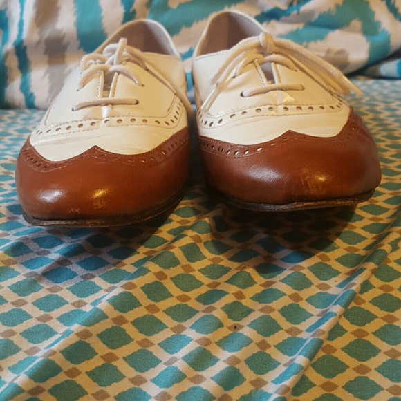 Ladies wing tips - Picture 2 of 3