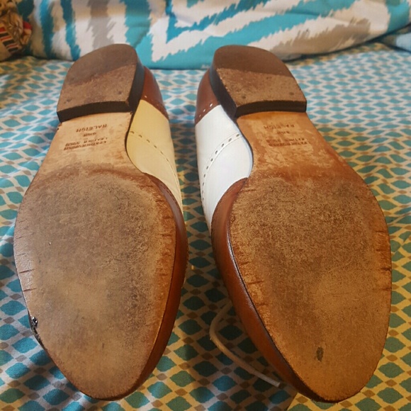 Ladies wing tips - Picture 3 of 3