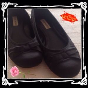 Steven Madden Black Satin Flats