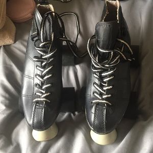 Cobra Roller Skates