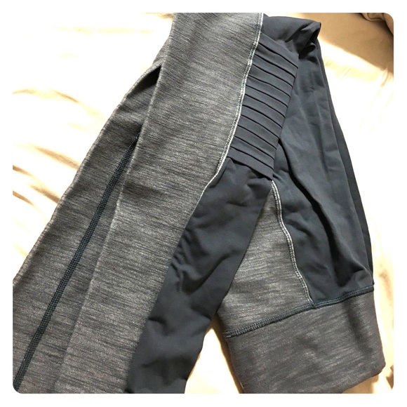 Lululemon leggings.