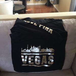 ✨VS PINK LAS VEGAS ZIP UP 🎰🎲 SALE 👀