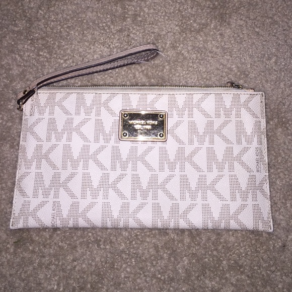 Michael Kors clutch/wristlet